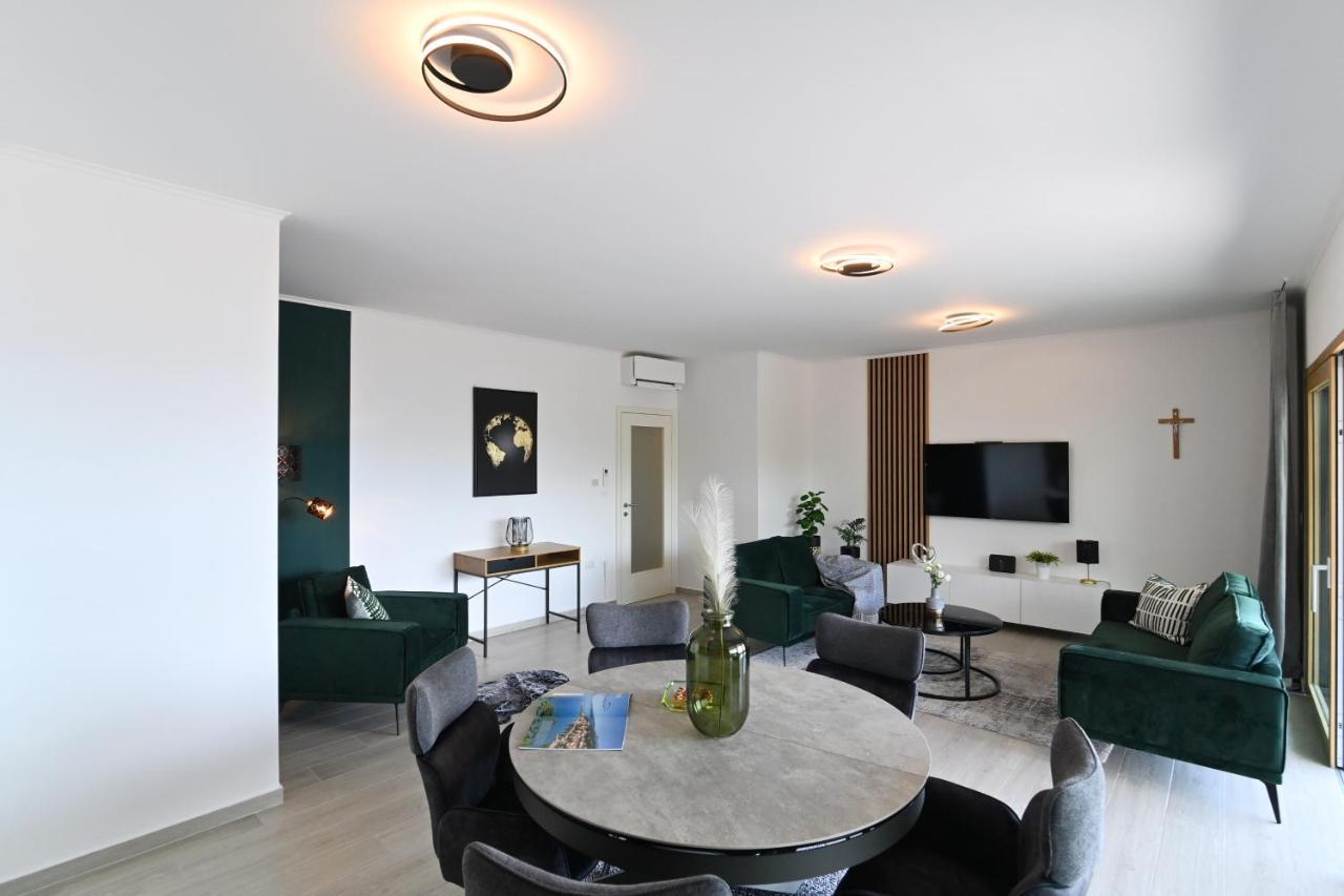 Sea View Deluxe Apartment Rijeka Extérieur photo