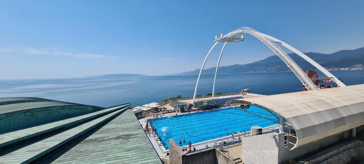 Sea View Deluxe Apartment Rijeka Extérieur photo