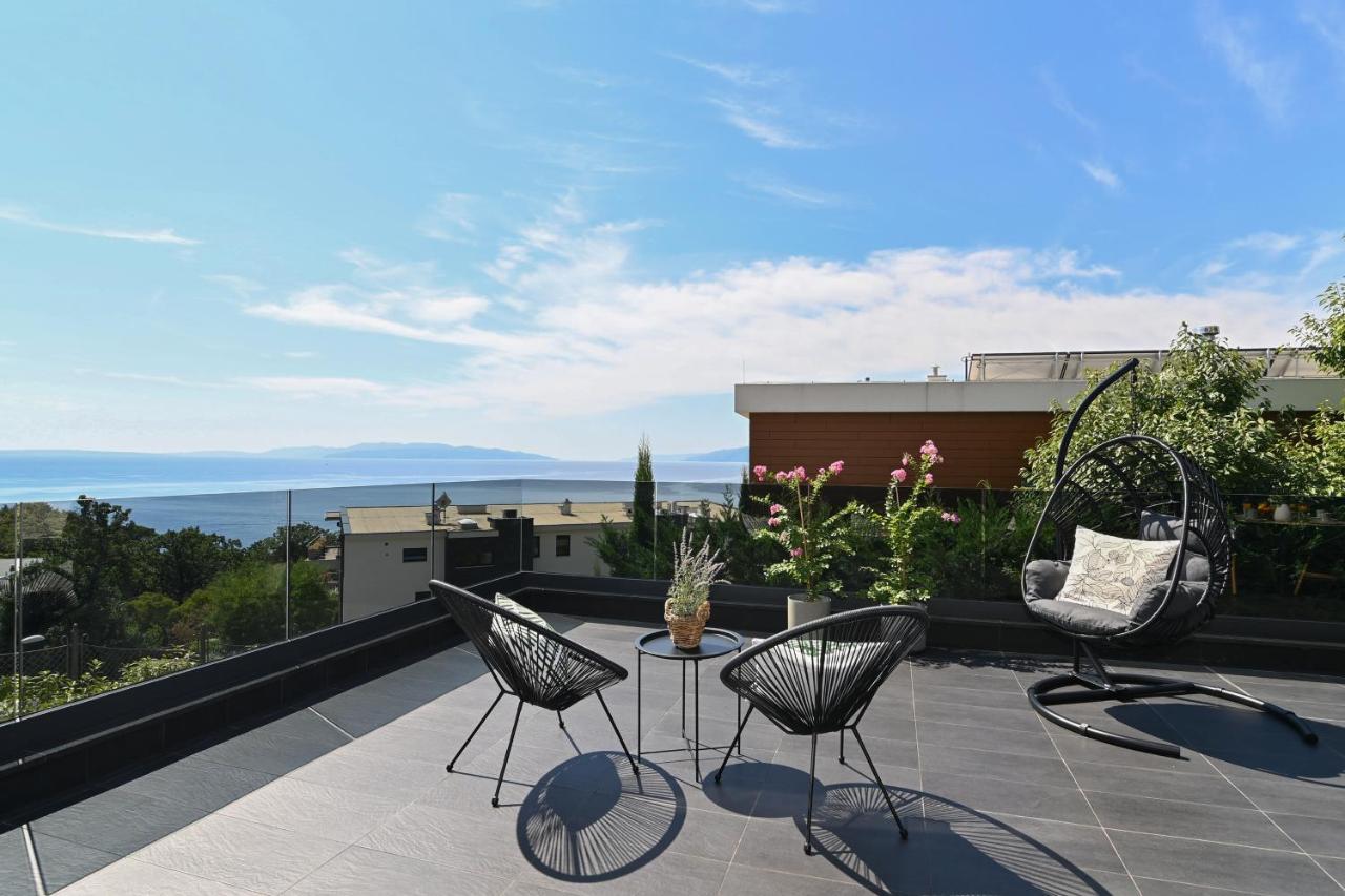Sea View Deluxe Apartment Rijeka Extérieur photo