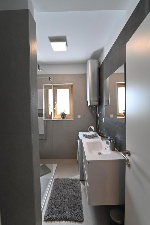Sea View Deluxe Apartment Rijeka Extérieur photo
