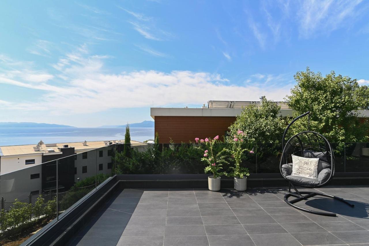 Sea View Deluxe Apartment Rijeka Extérieur photo
