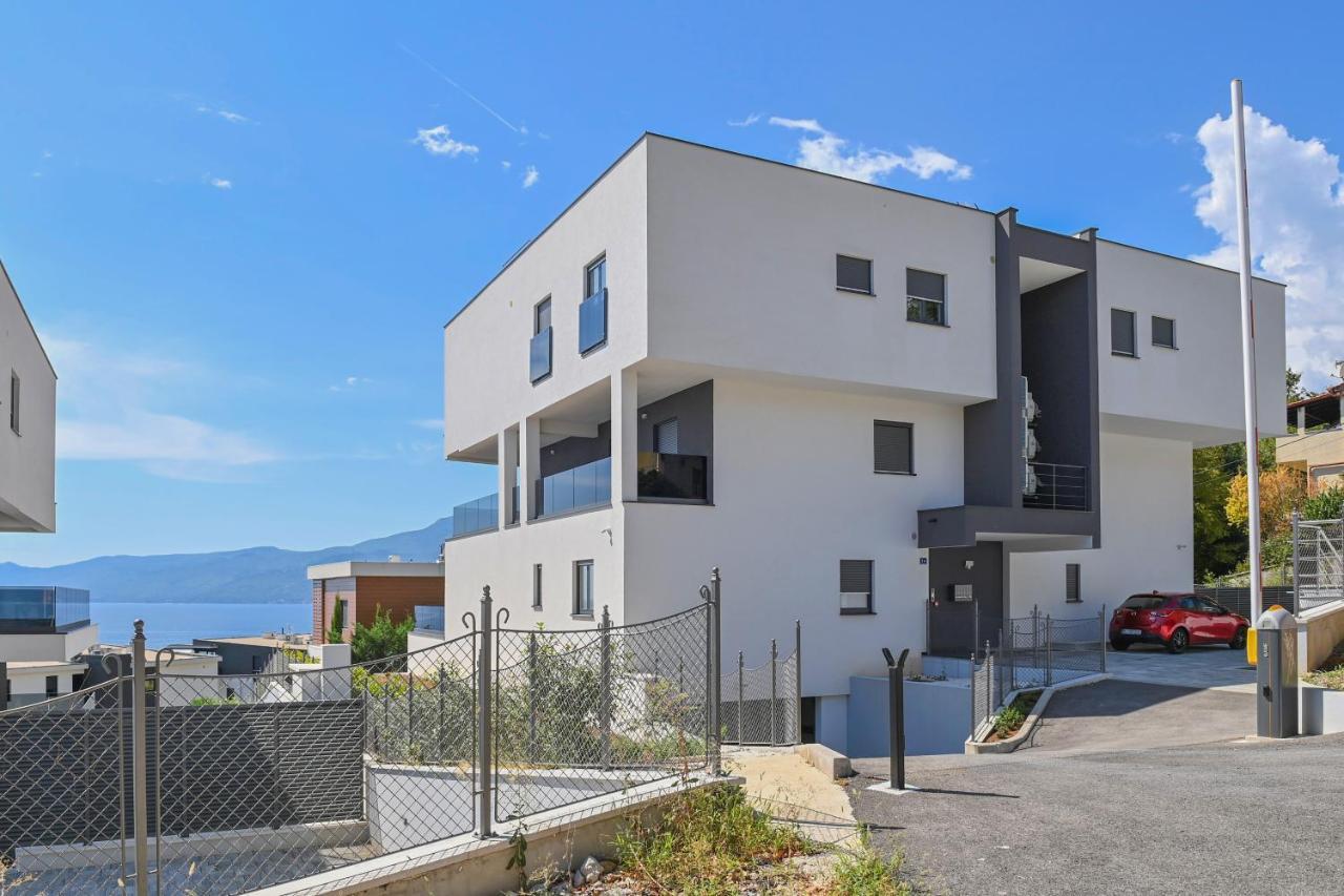 Sea View Deluxe Apartment Rijeka Extérieur photo